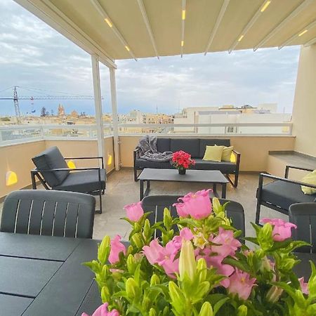 شقة The Blue Mill Penthouse With Beautiful Views ناسار المظهر الخارجي الصورة