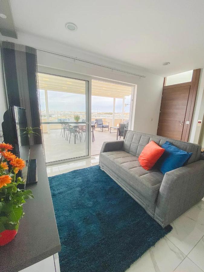 شقة The Blue Mill Penthouse With Beautiful Views ناسار المظهر الخارجي الصورة