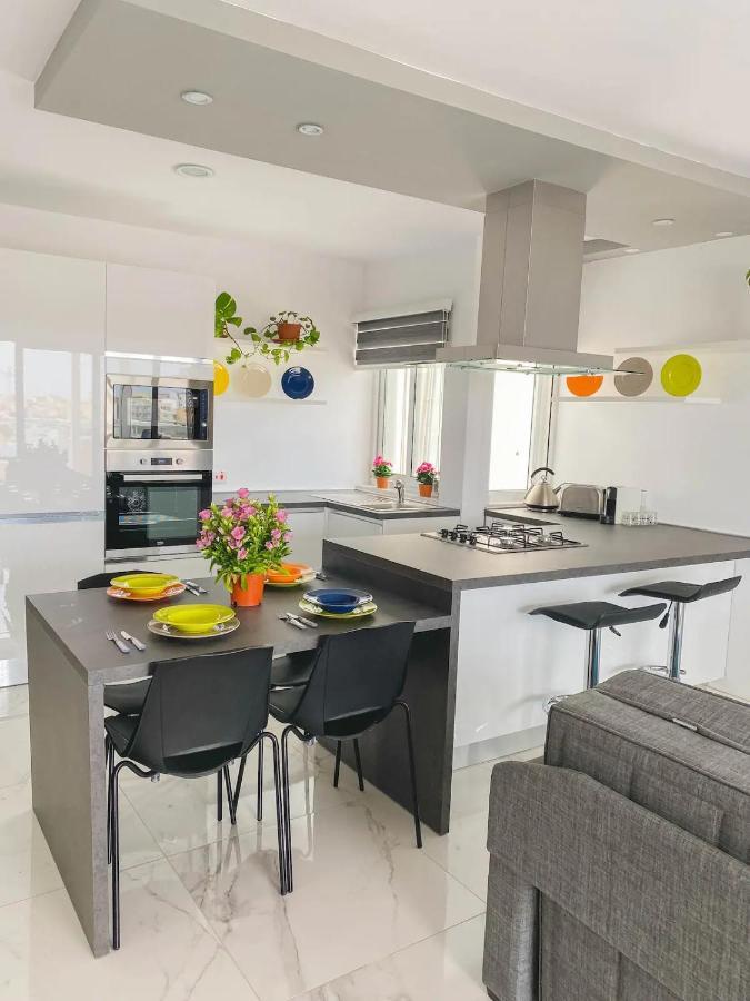 شقة The Blue Mill Penthouse With Beautiful Views ناسار المظهر الخارجي الصورة